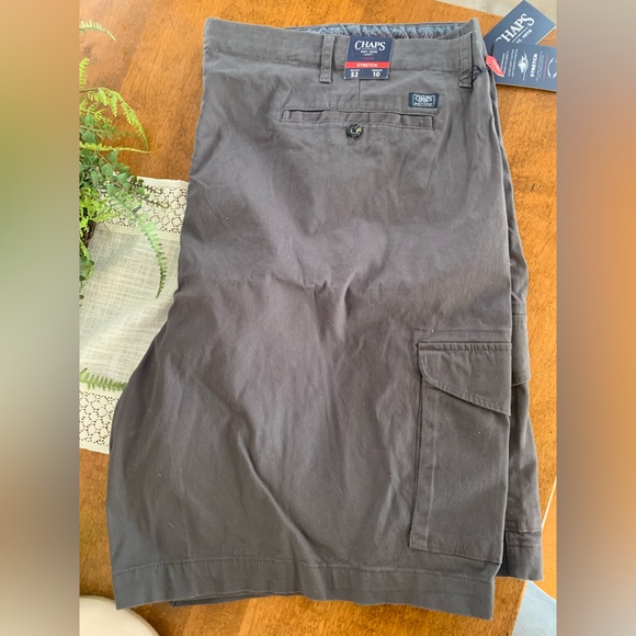 NWT Chaps Cargo Stretch Shorts Men’s Size 52 - Picture 2 of 4
